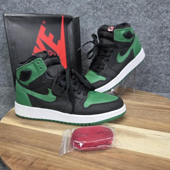 Nike Air Jordan 1 Retro High OG Shoes Size 5Y GS Pine Green 2.0 575441-030 - Picture 1 of 11